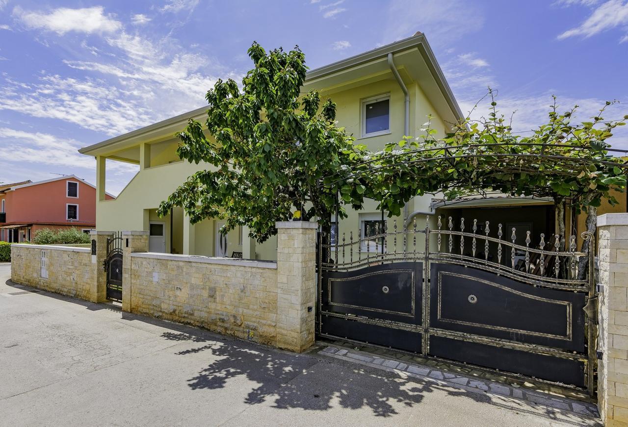 אומאג Apartment Kraljevic מראה חיצוני תמונה